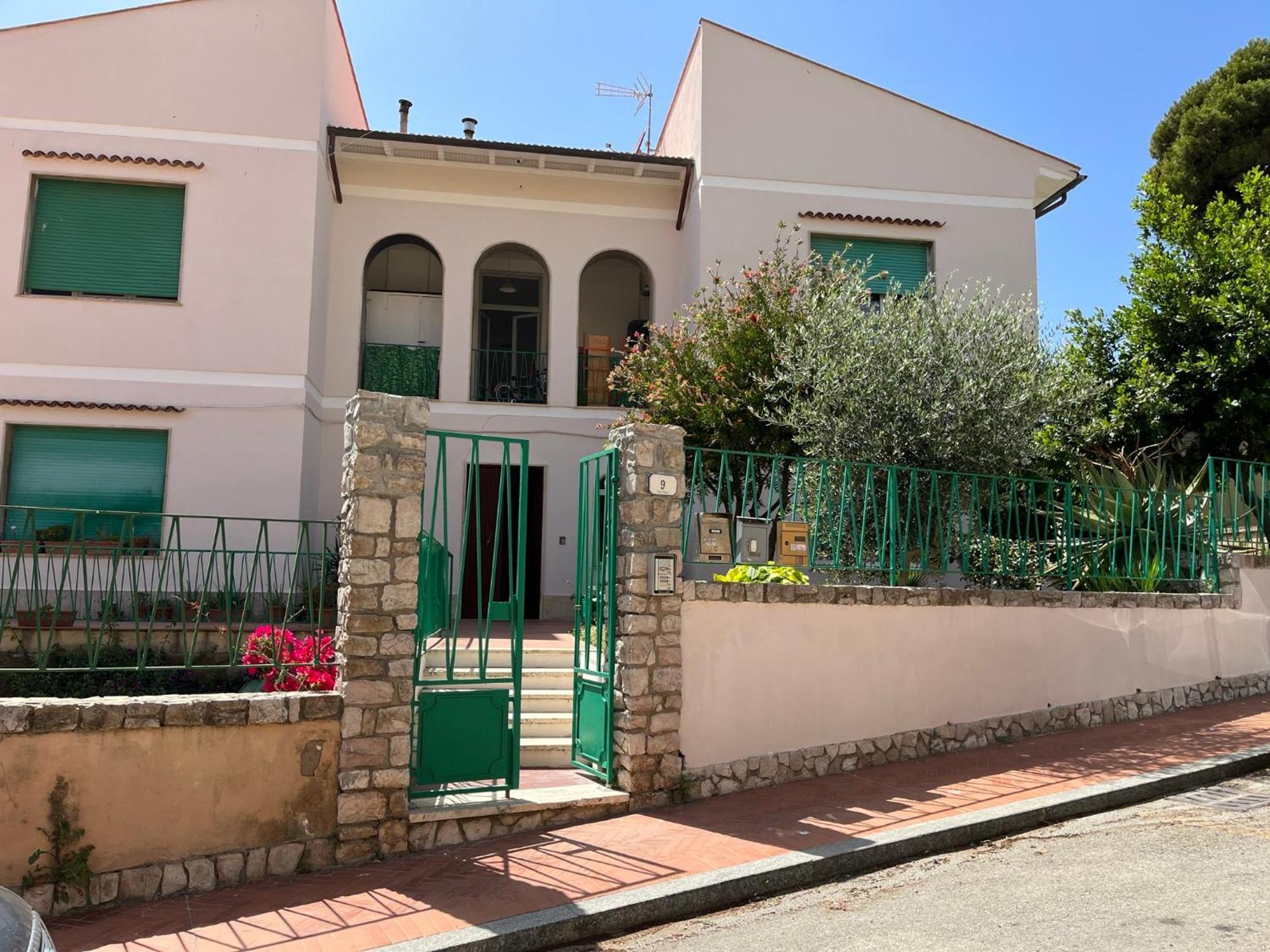 Bed And Coffee Rooms Portoferraio Exterior foto
